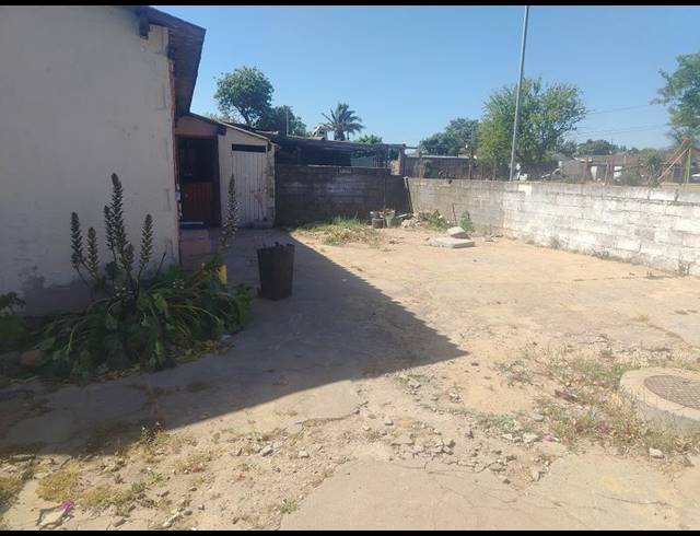 4 BEDROOM HOUSE FOR SALE IN AMSTELHOF